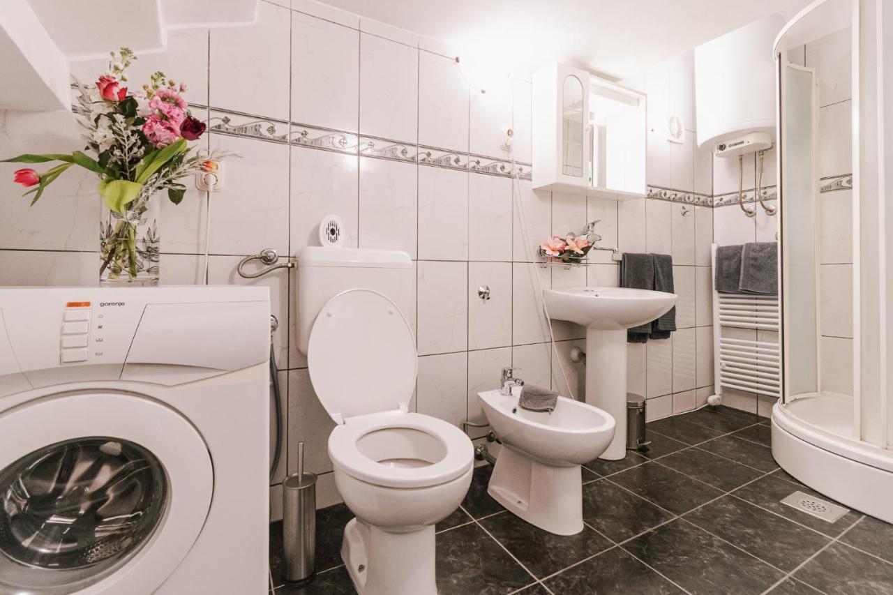 Arya Apartment シベニク エクステリア 写真