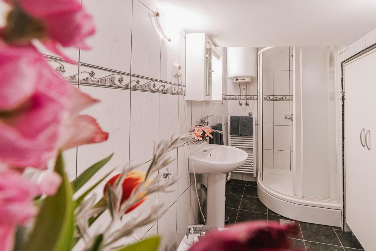 Arya Apartment シベニク エクステリア 写真