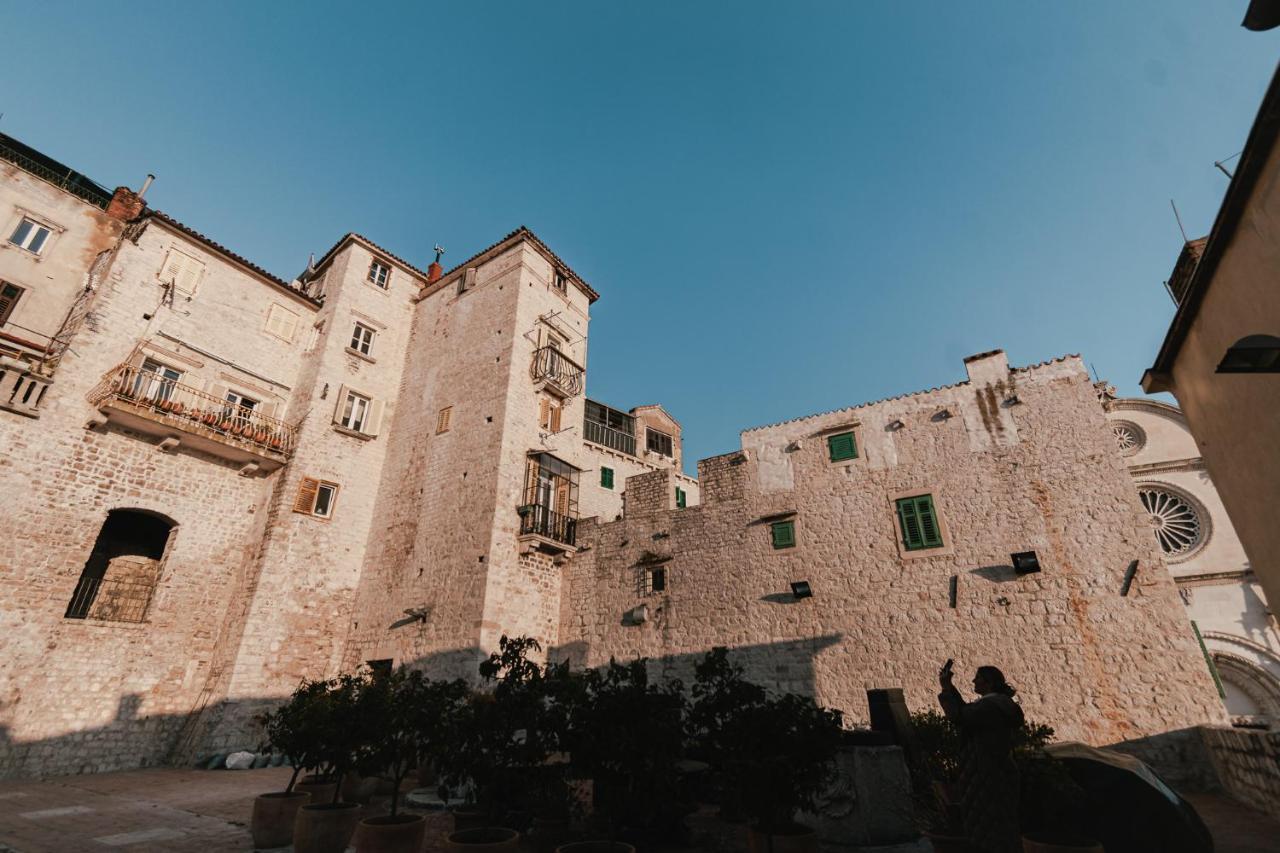 Arya Apartment シベニク エクステリア 写真